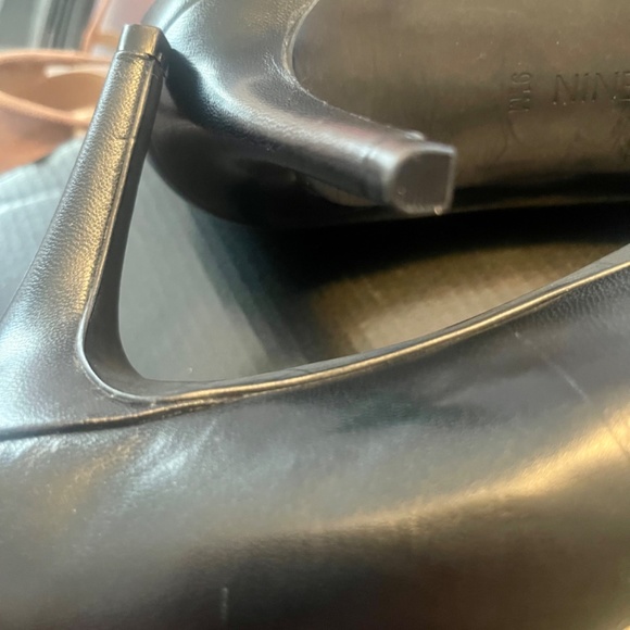 Nine west peep toe black leather heels size 9 1/2 - Picture 4 of 5